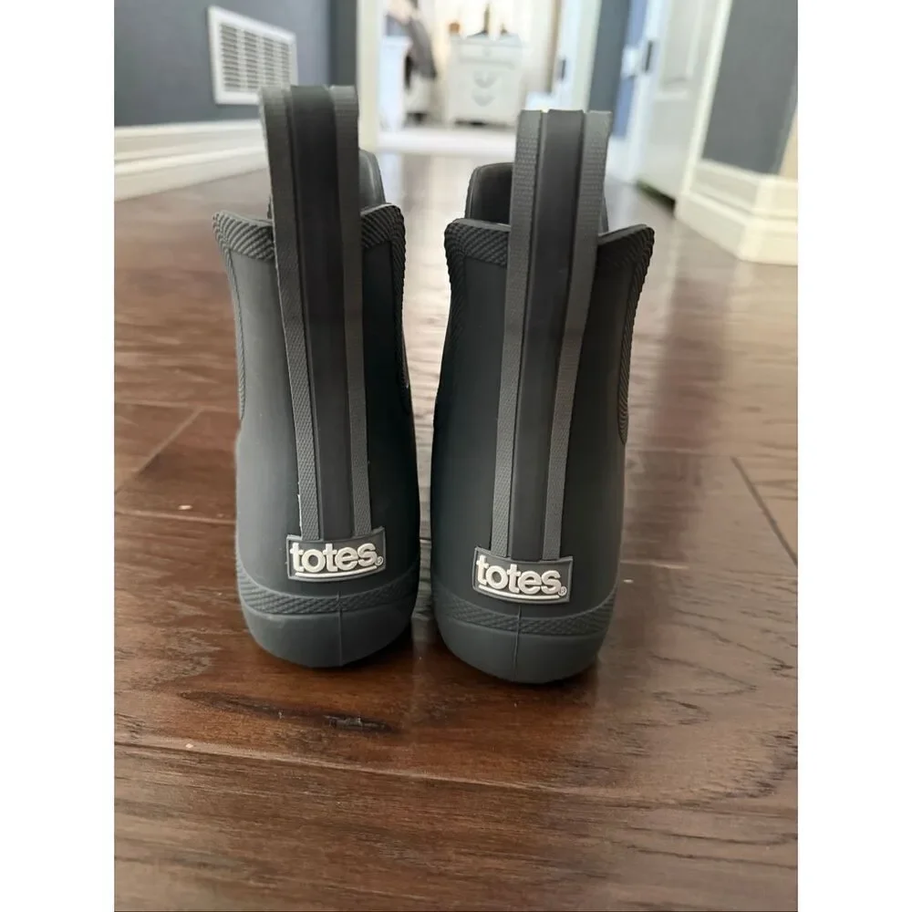 Totes Rubber Gray Ankle Boots size 7